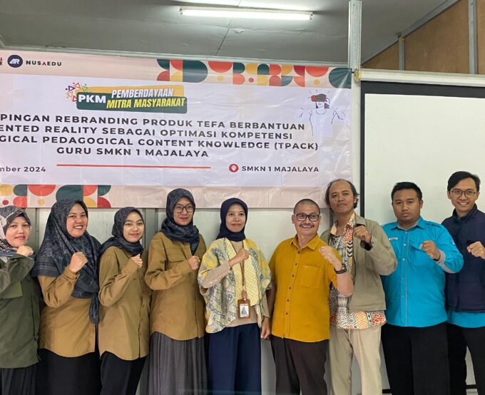 Kegiatan PKM UPI di SMKN 1 Majalaya - Rebranding Produk TEFA Berbantuan Augmented Reality